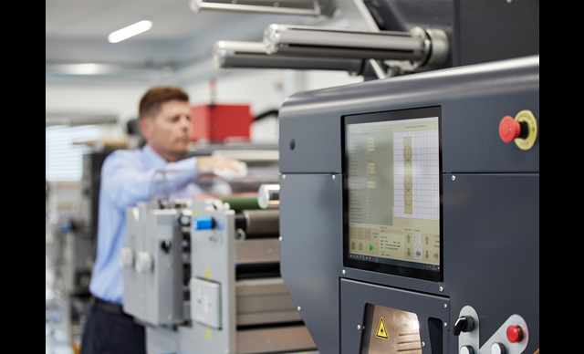 Operating a GM laser die cutter