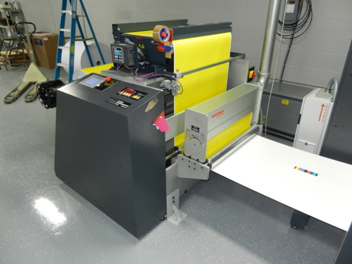 HS30 Unwinder - Is a double-sided hydraulic unwind stand with tension control and lift from floor function