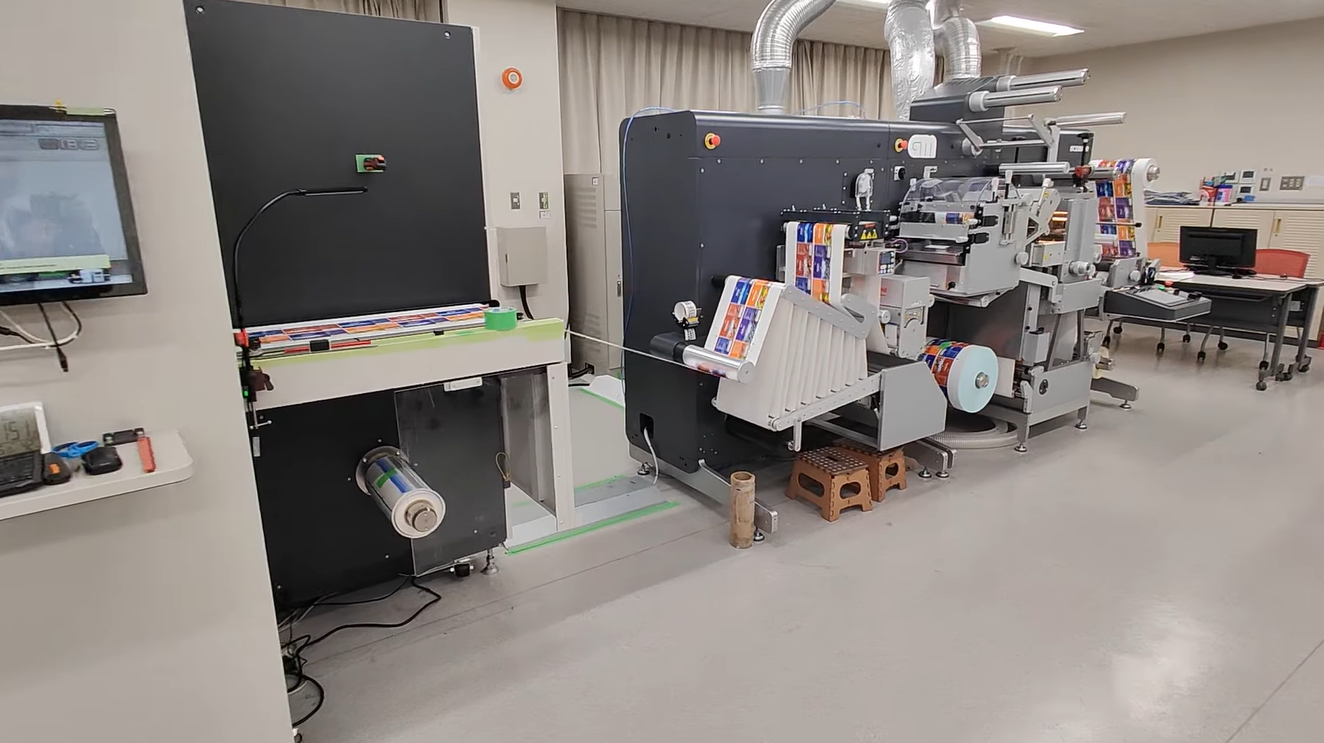 Screen L350 UV inkjet label press running inline with DC350Mini